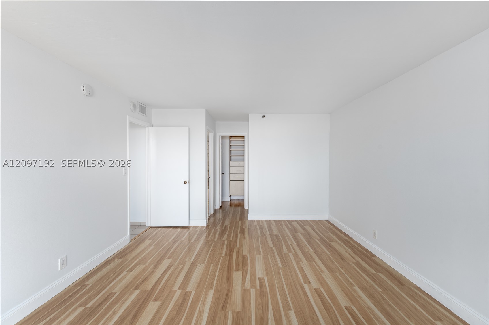 2555 Collins Ave 2406 Property Photo 12