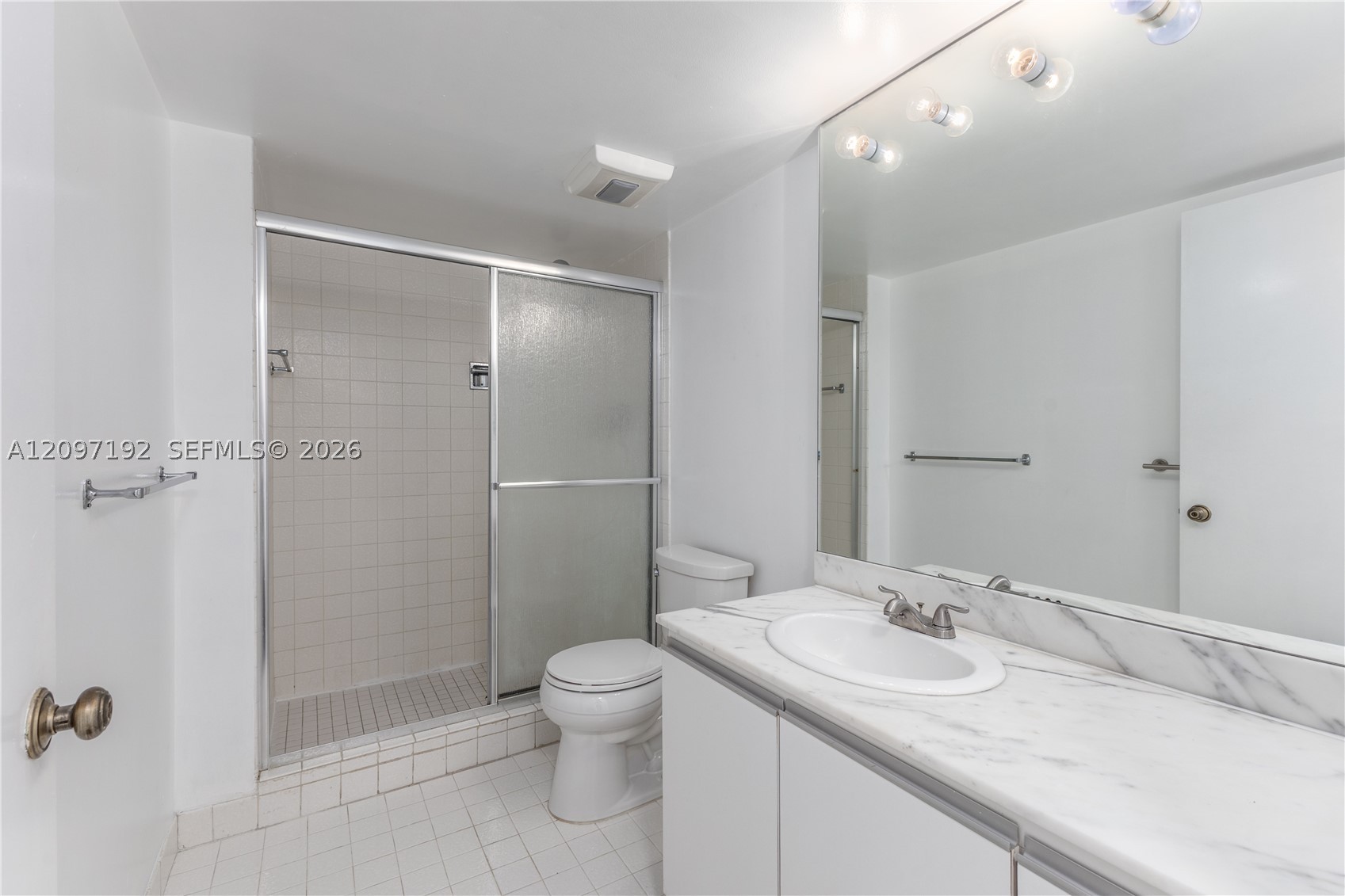 2555 Collins Ave 2406 Property Photo 16
