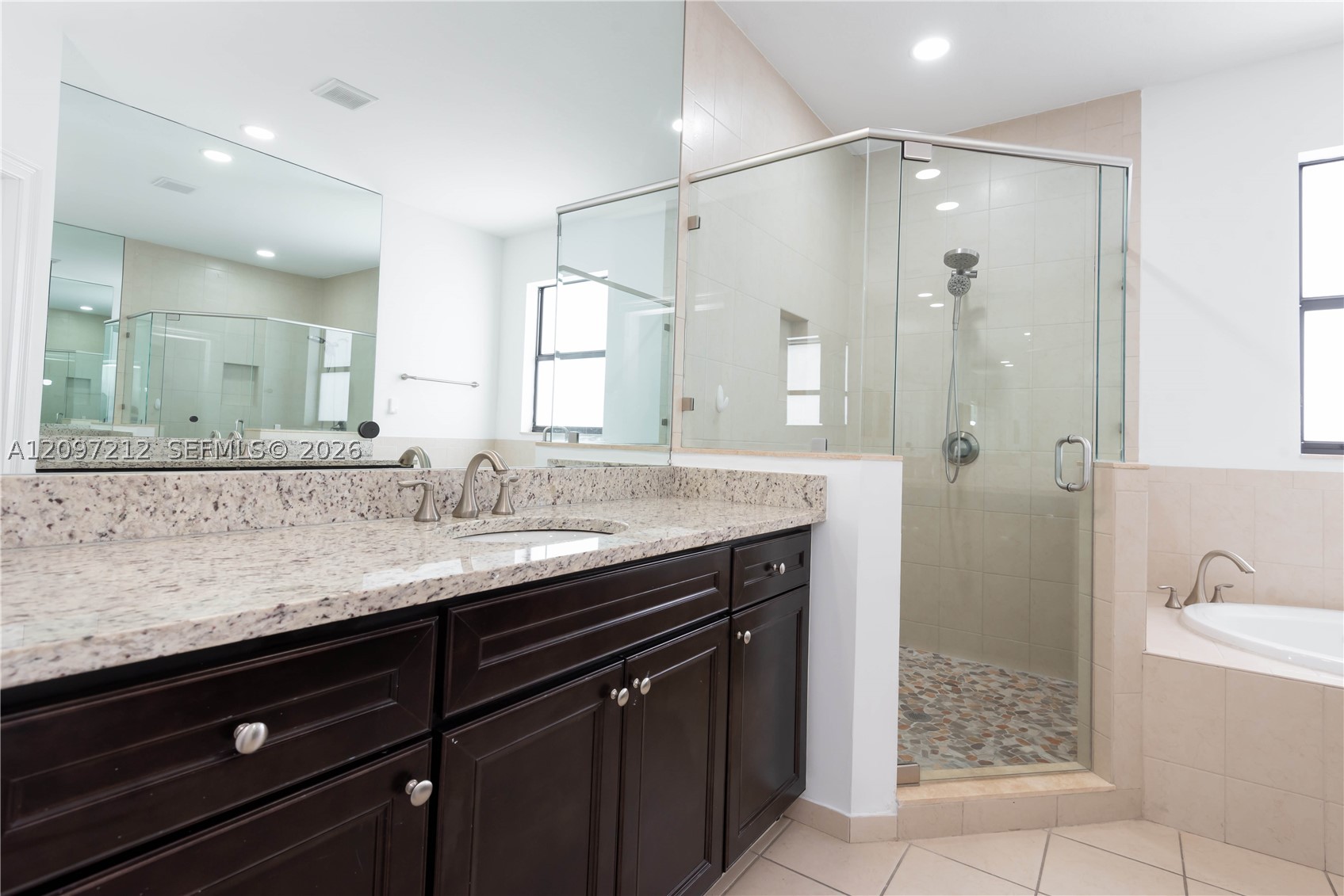 10235 Nw 87th Ter Property Photo 42