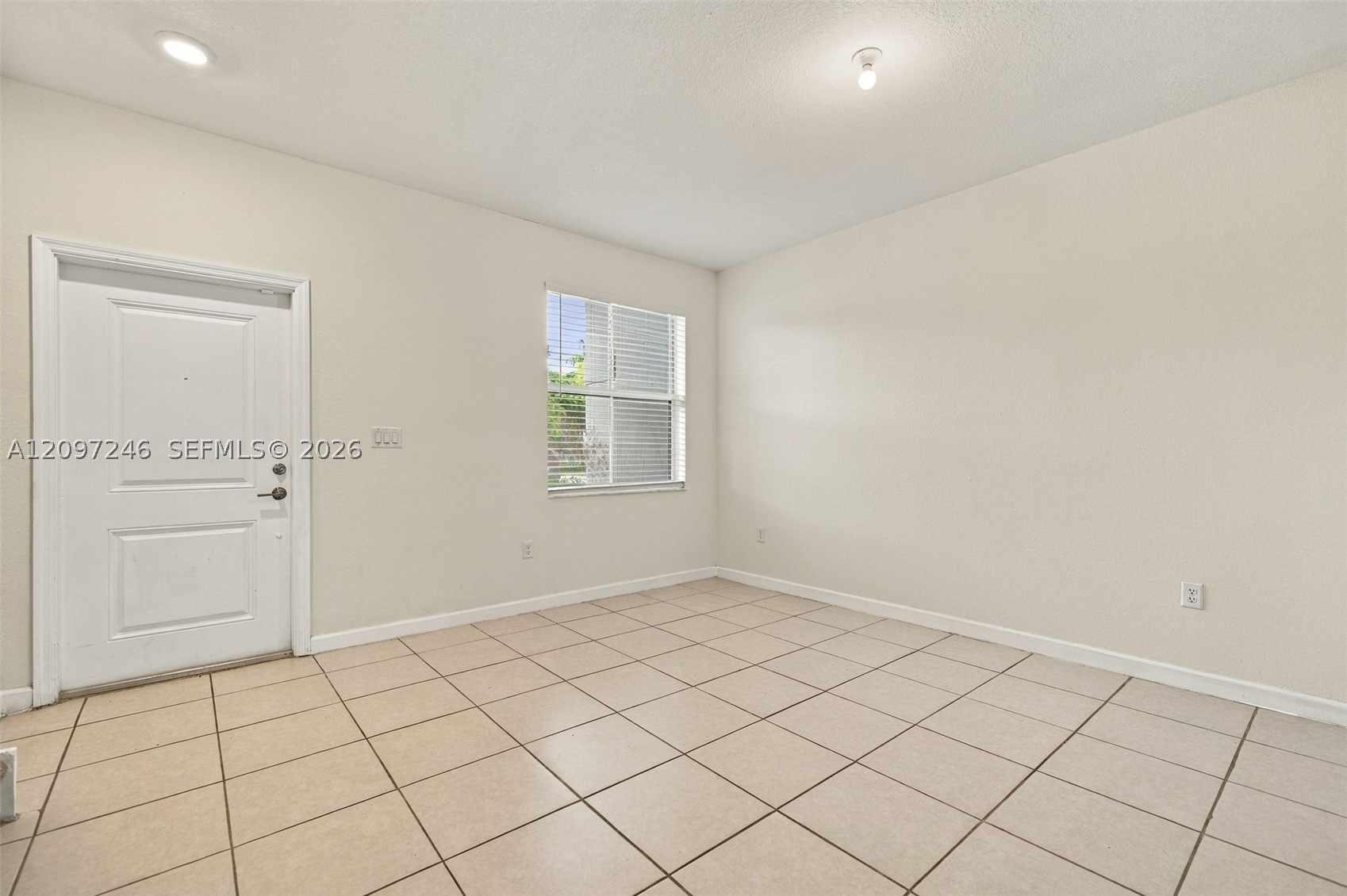 2686 Se 18th St Property Photo 5