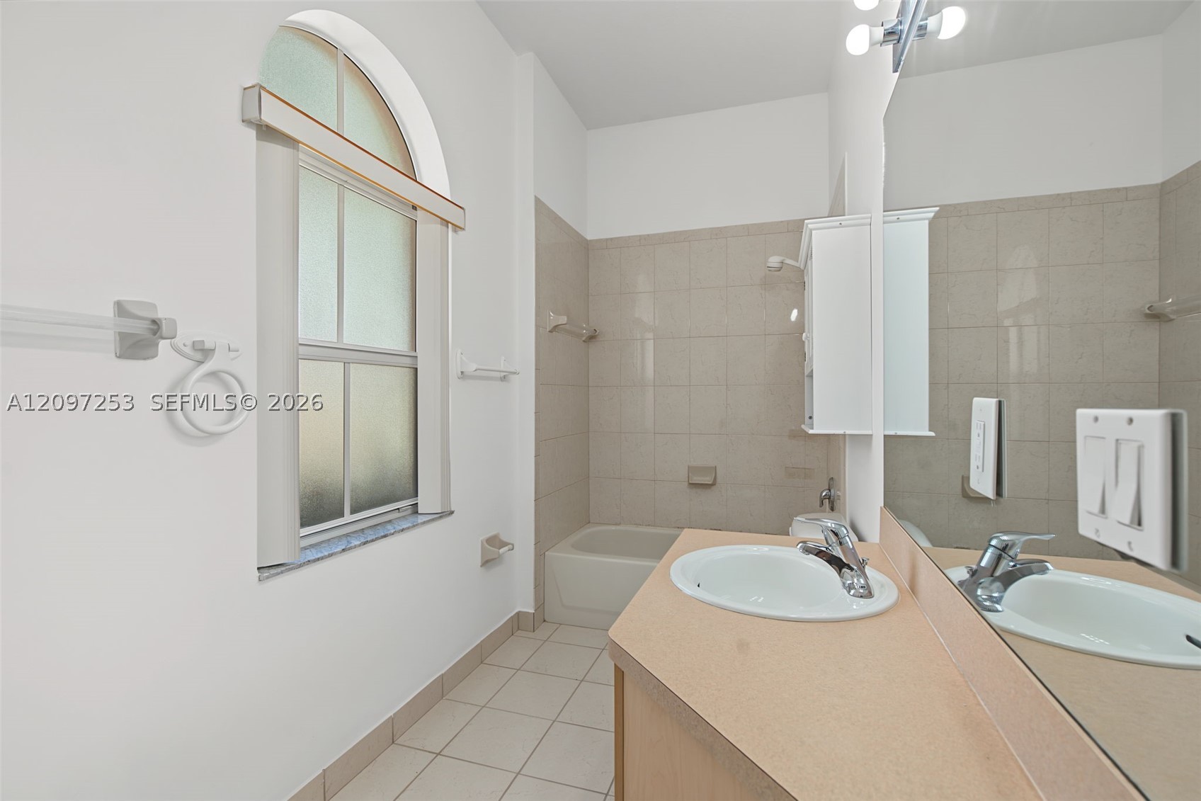 983 Ne 37th Pl 983 Property Photo 25
