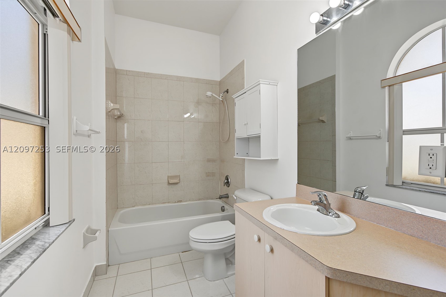 983 Ne 37th Pl 983 Property Photo 26