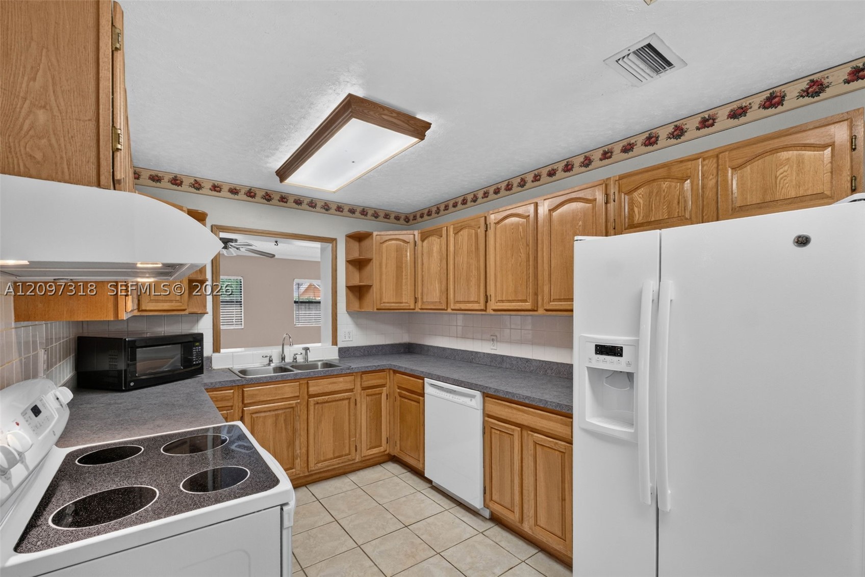 3312 W Burke St Property Photo 24