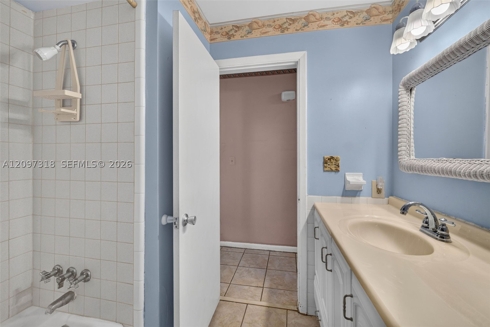 3312 W Burke St Property Photo 45