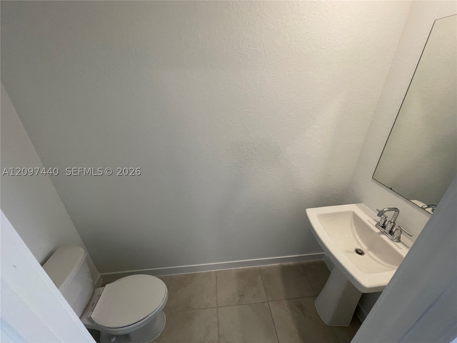 552 Ne 4th Ln 552 Property Photo 2