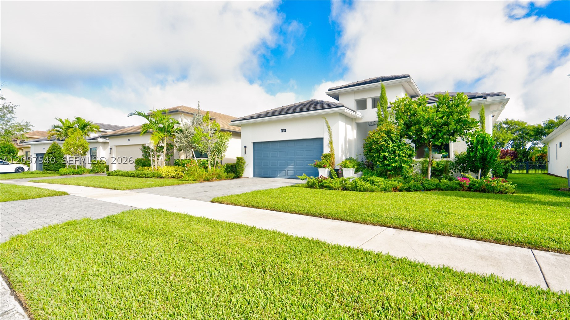 5450 Saint Armands Way Property Photo 1