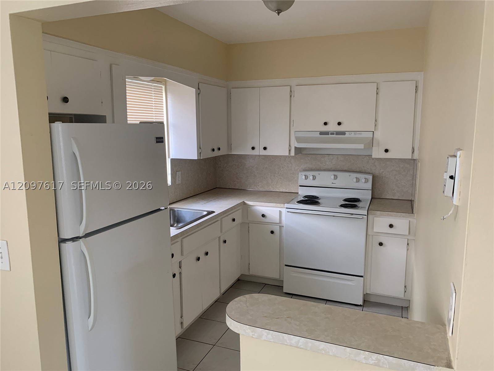 2220 Pierce St 1-4 Property Photo 6