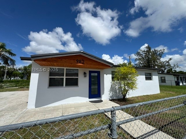 982 Nw 3rd St Property Photo 1