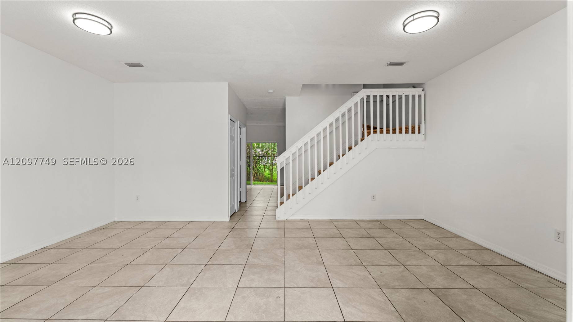 1685 Se 30th St Property Photo 2