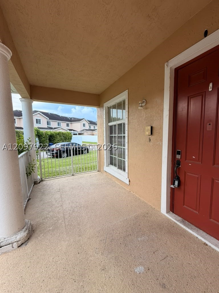 14318 Sw 275th Ln Property Photo 3