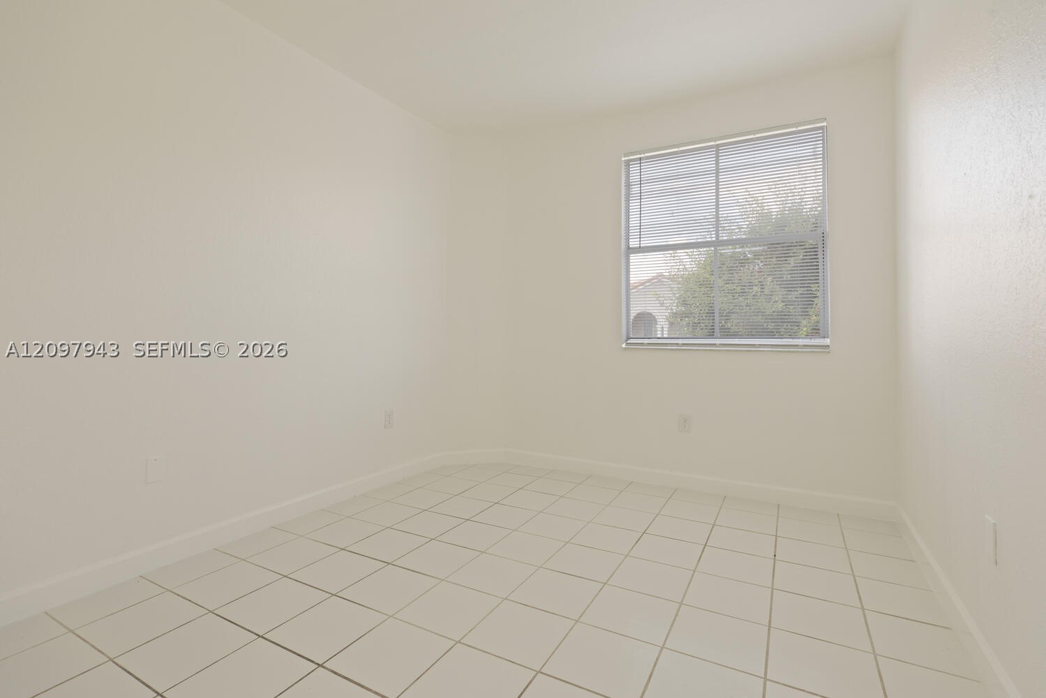 1663 Se 27th Dr 208 Property Photo 11