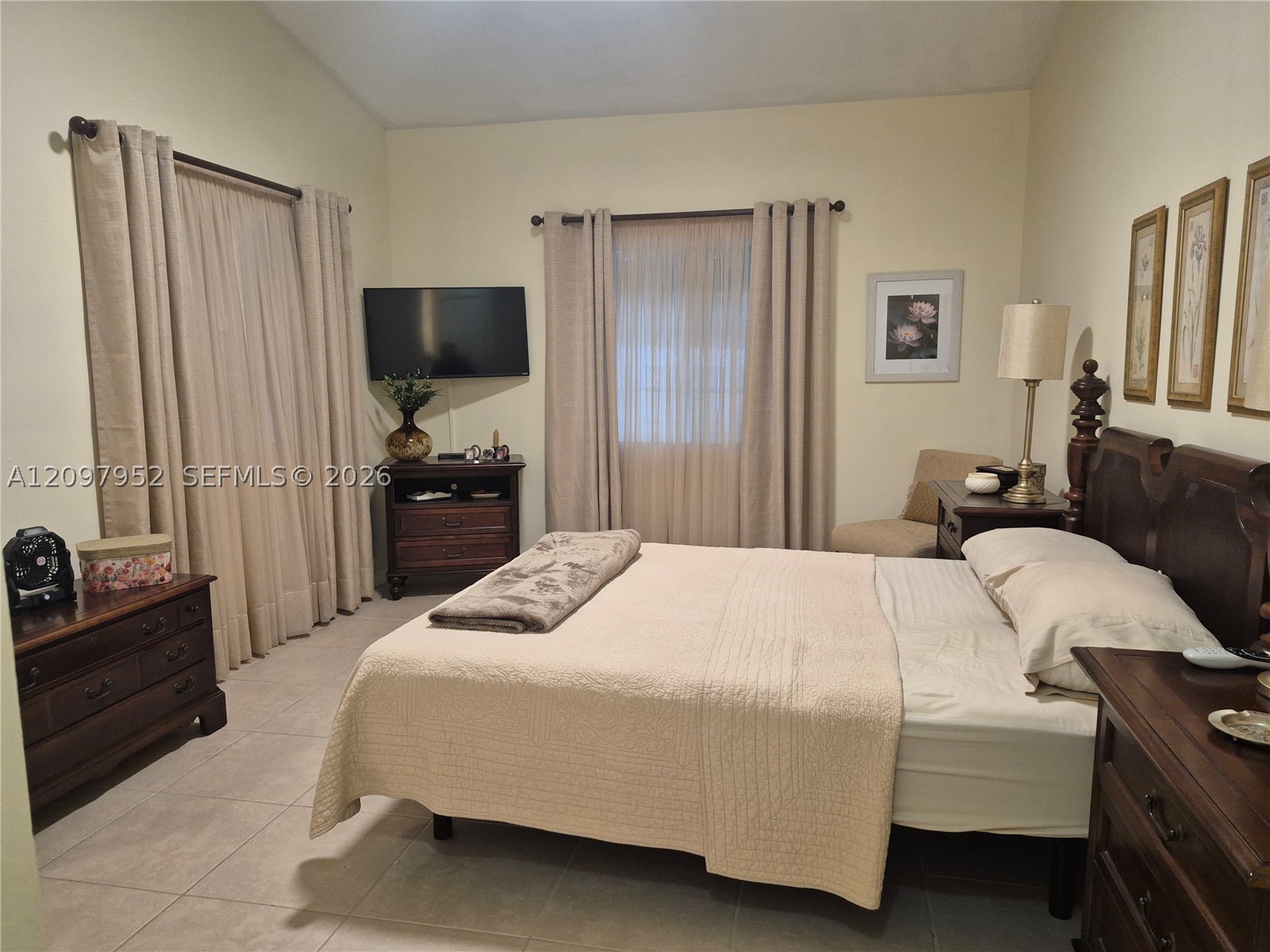 A12097952 Property Photo 15