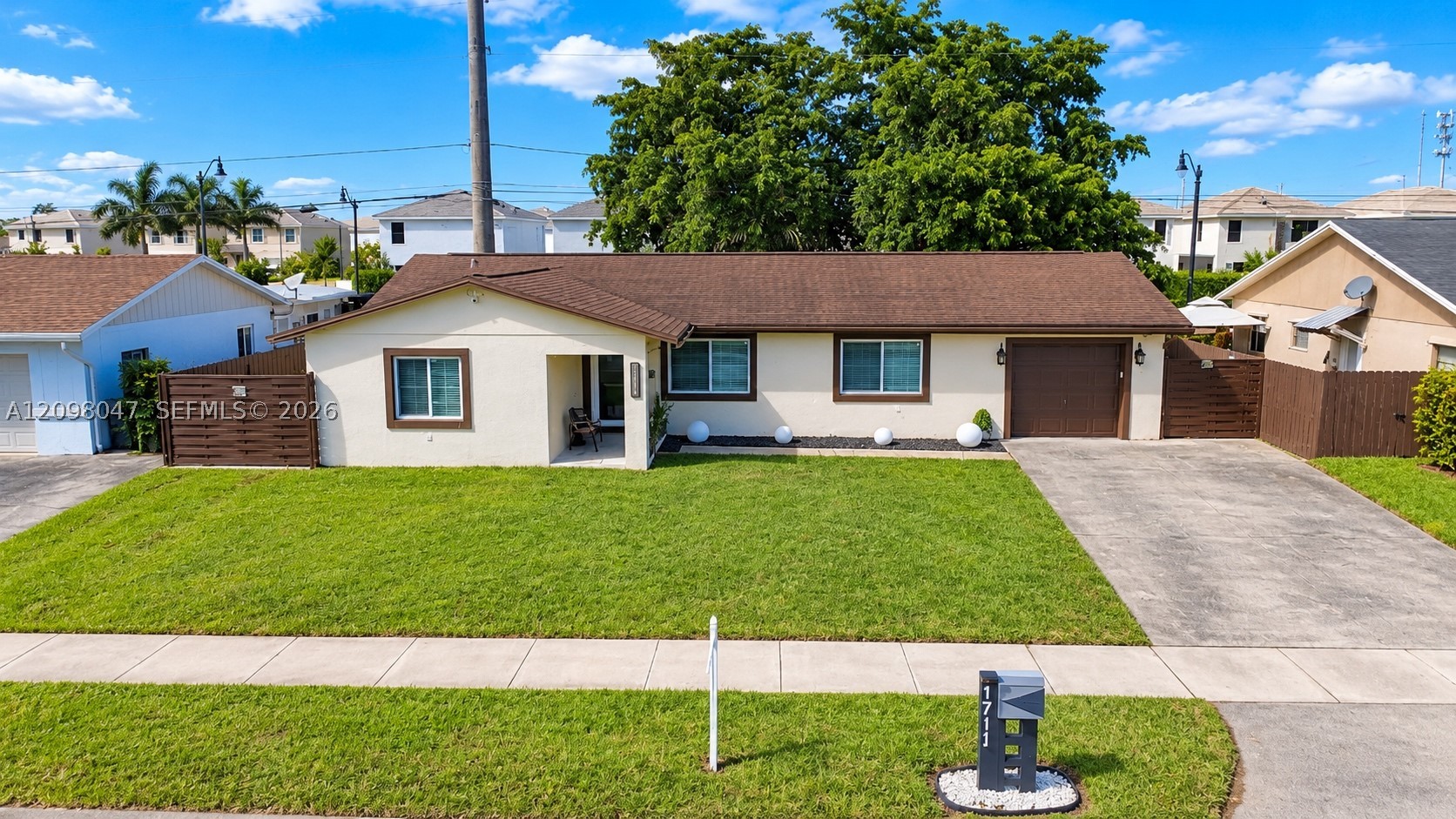 1711 N Anhinga Ln Property Photo 1