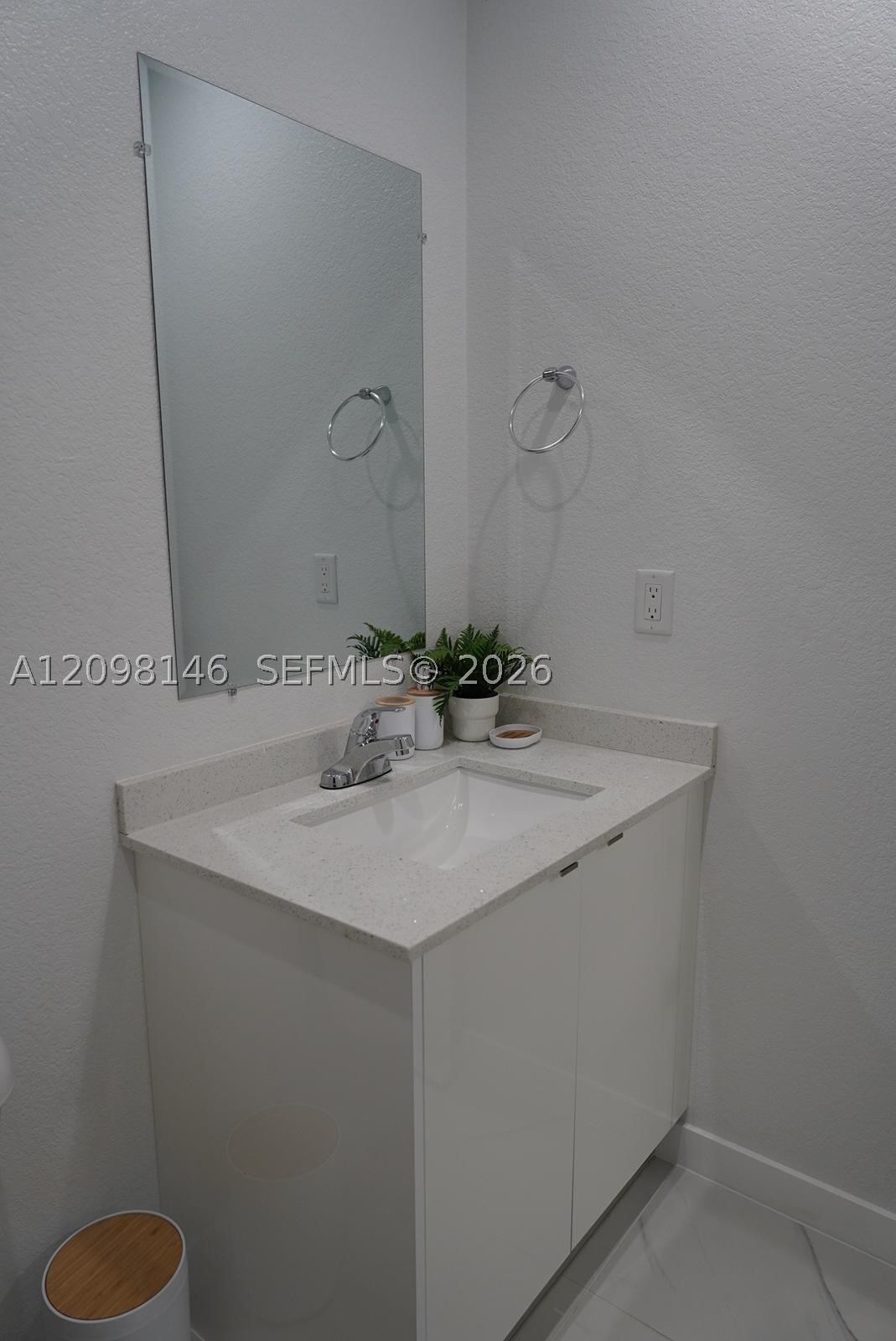 A12098146 Property Photo 18