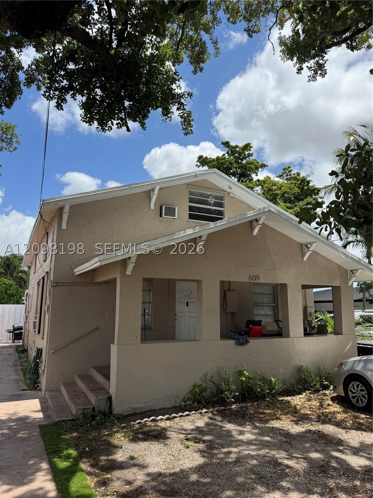 609 Nw 58th Ave Property Photo 3
