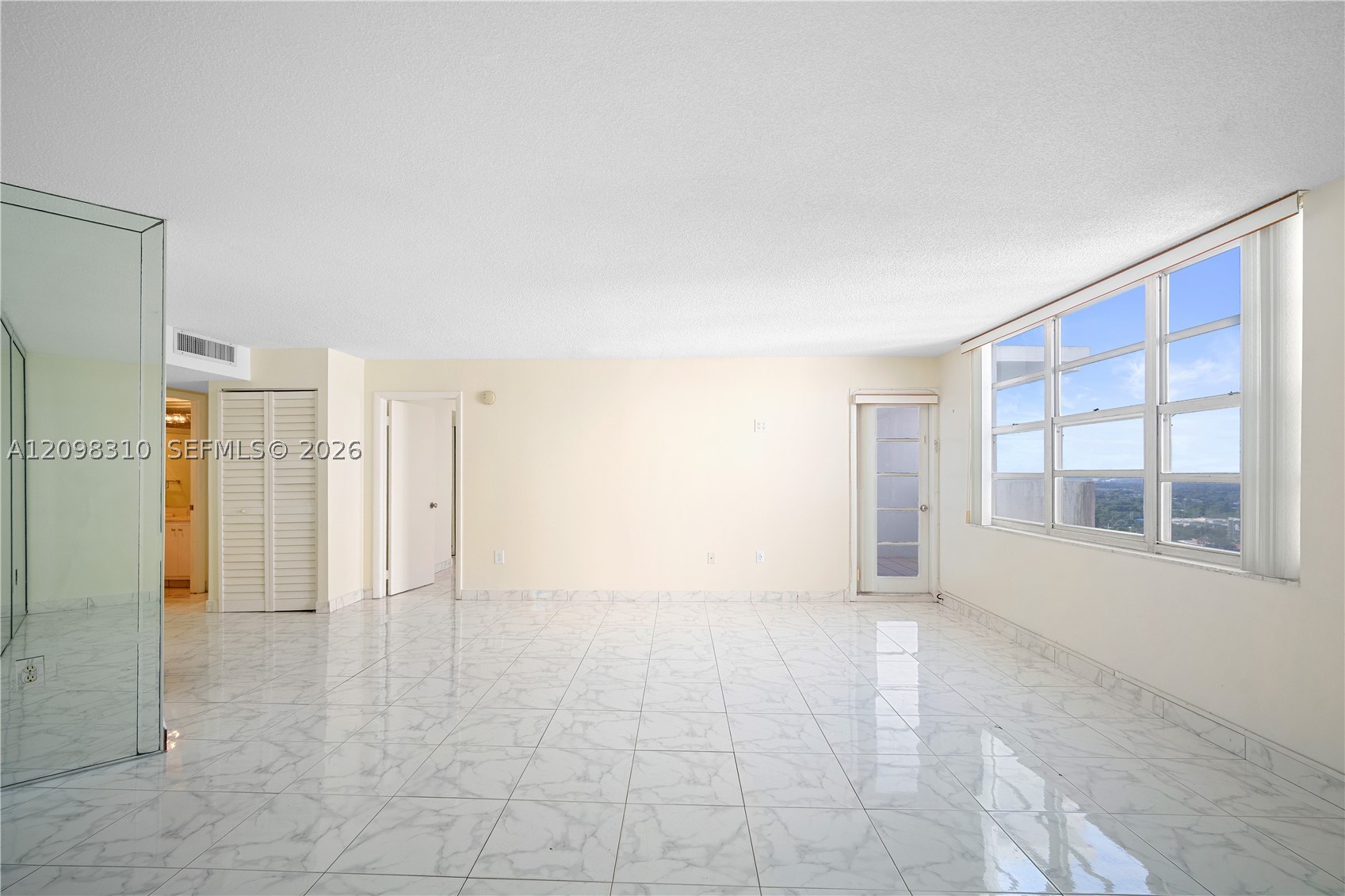 2750 NE 183rd St PH06 Property Photo 1