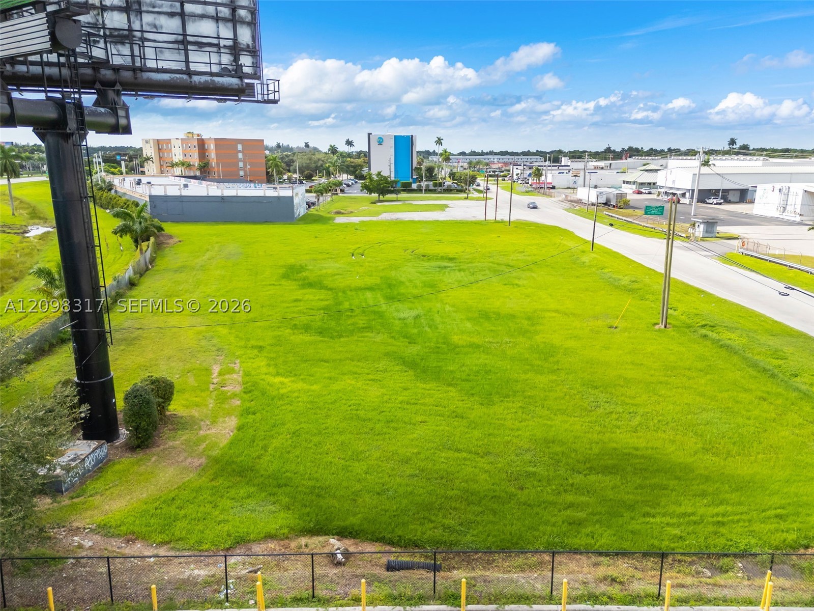 Krome Property Photo 8