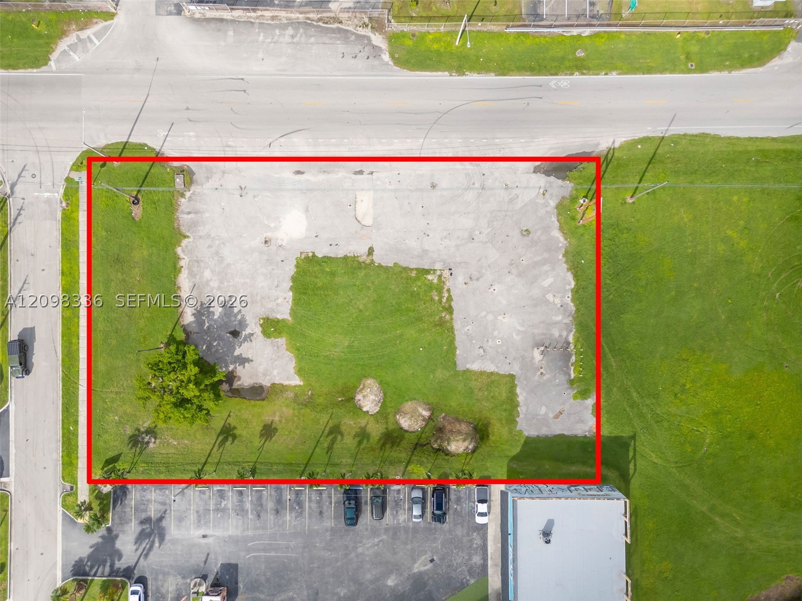 237 N Krome Ave Property Photo 3