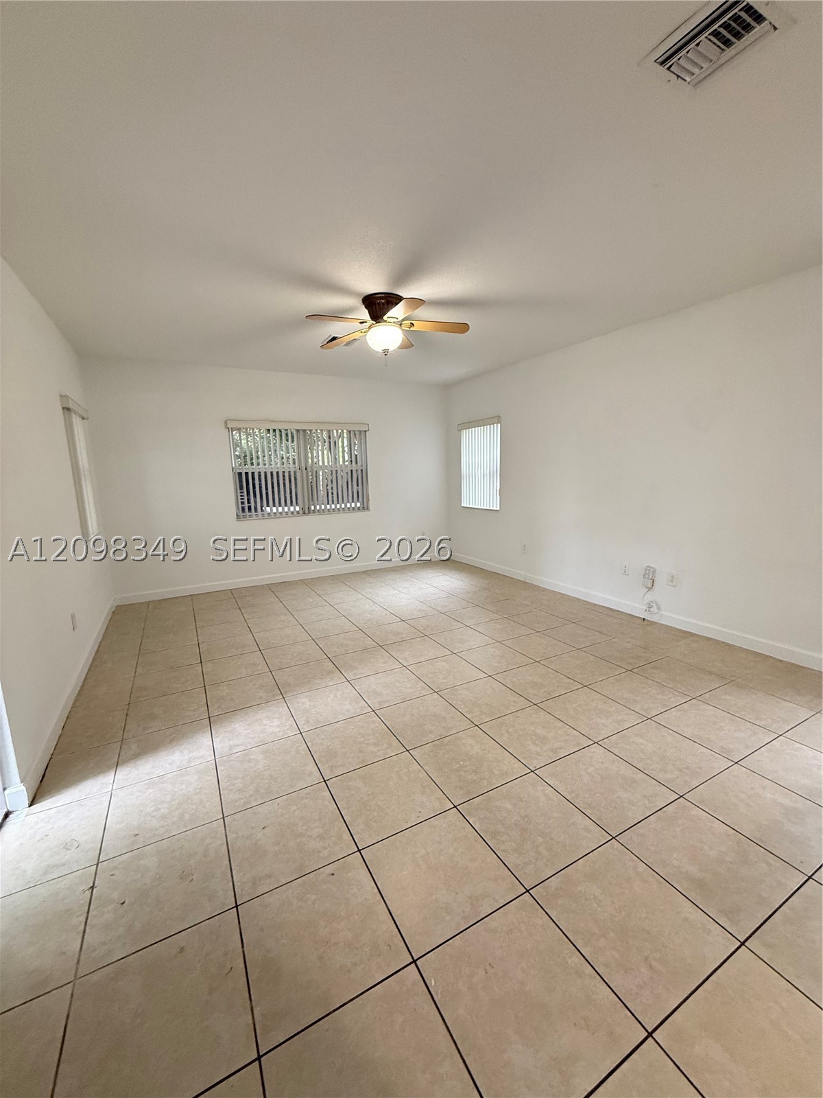 3663 Ne 2nd Ct Property Photo 8