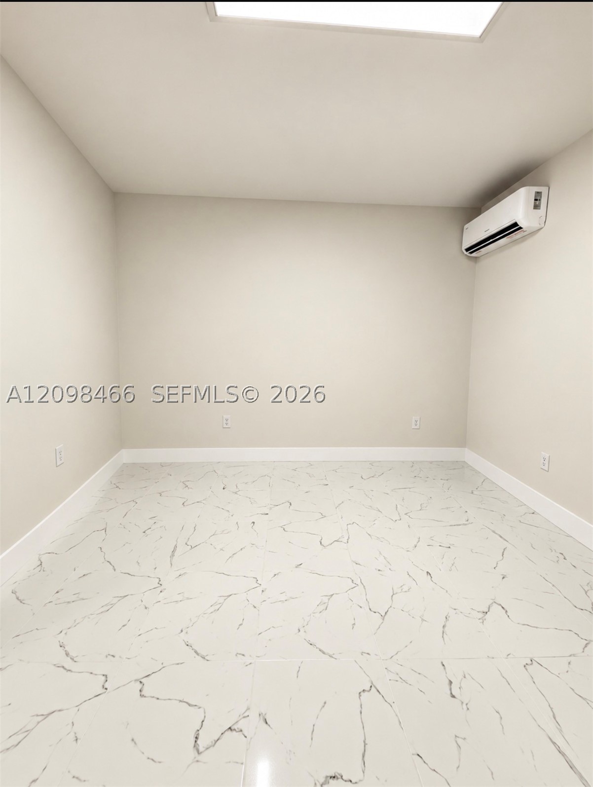 A12098466 Property Photo 4