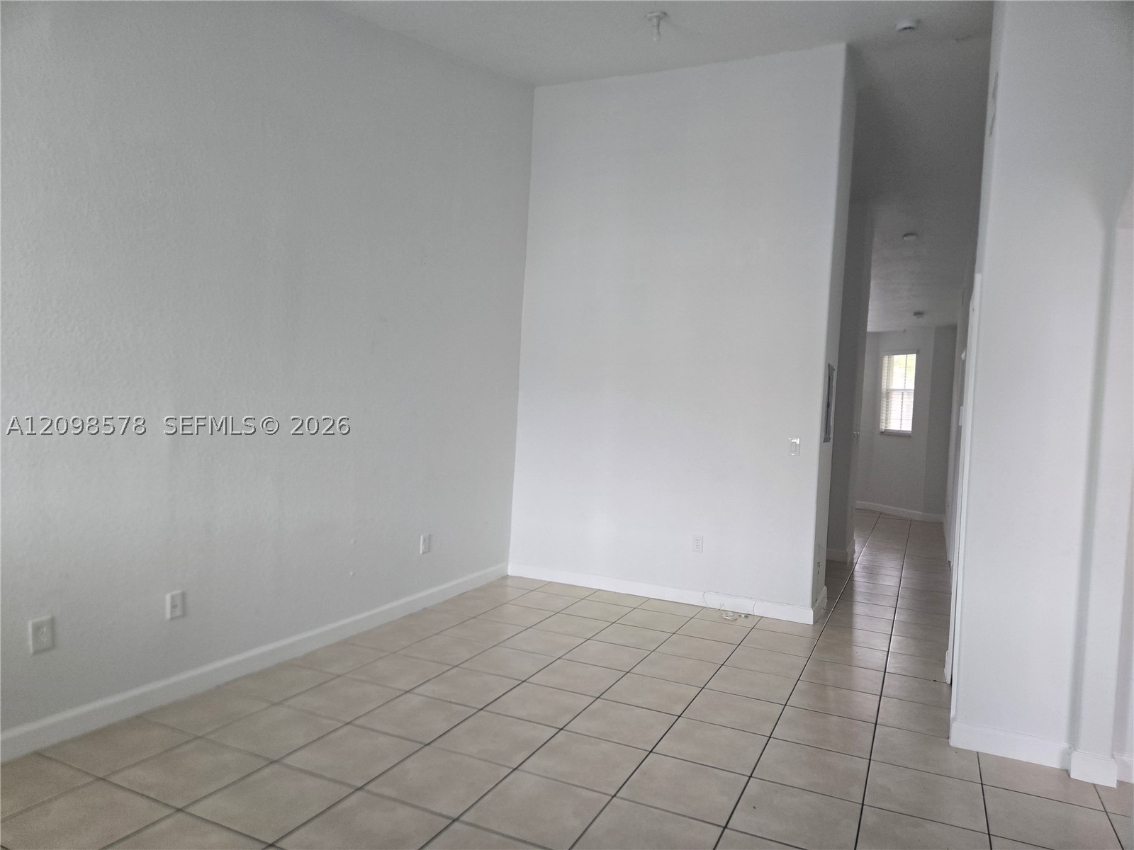1661 Se 29th Ct 203 Property Photo 3