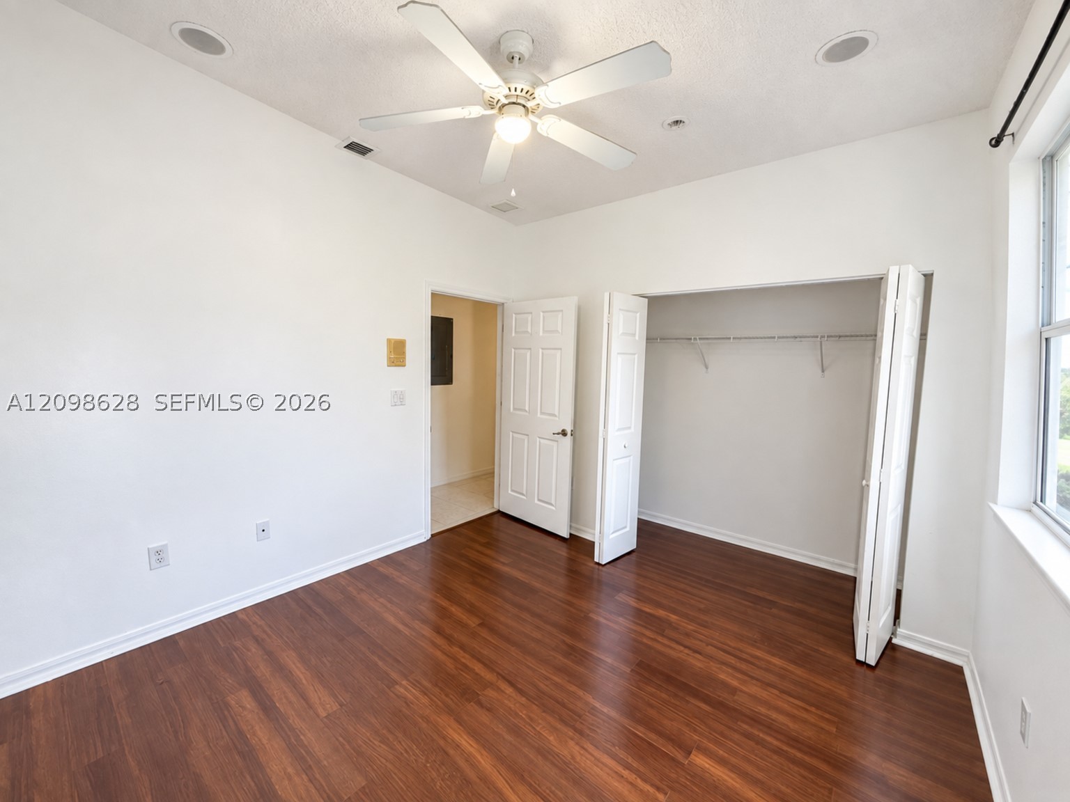 2365 Ne 42nd Cir Property Photo 12