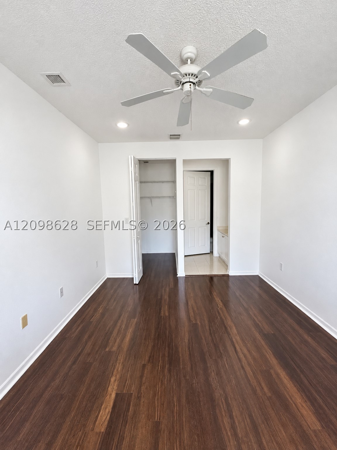 2365 Ne 42nd Cir Property Photo 13