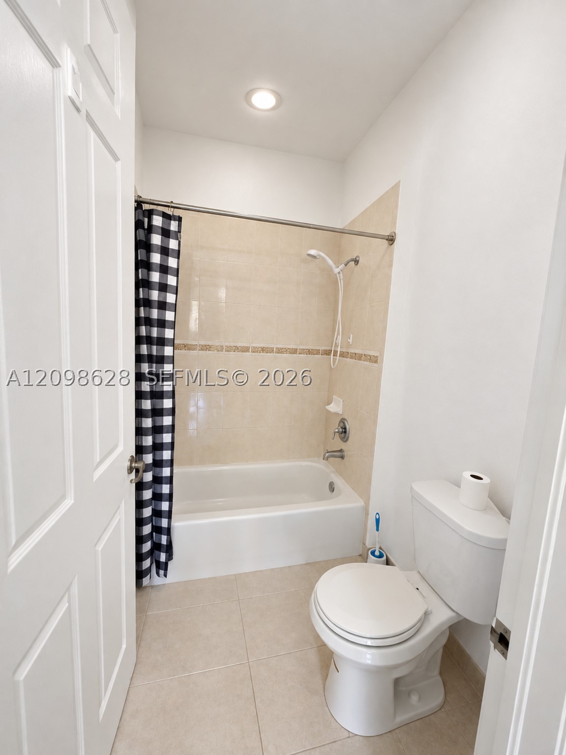 2365 Ne 42nd Cir Property Photo 17