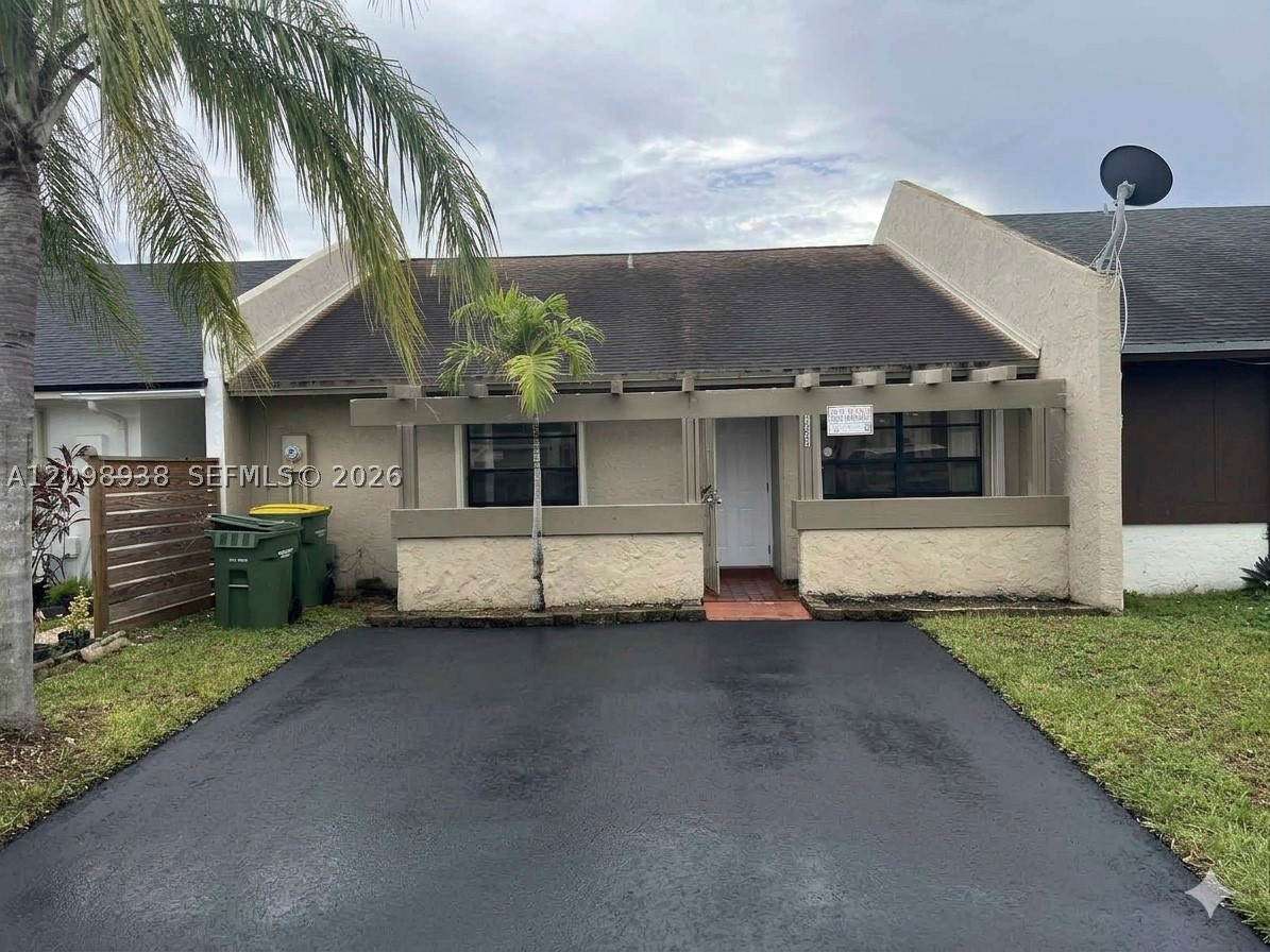 1272 Sandpiper Blvd . Property Photo 1