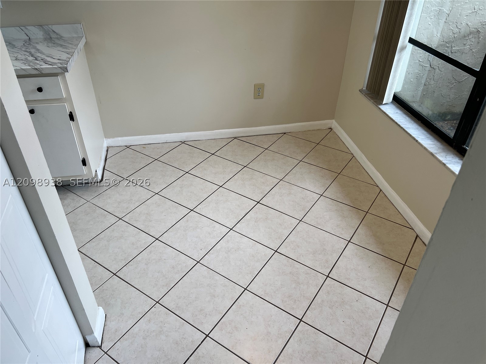 1272 Sandpiper Blvd . Property Photo 6