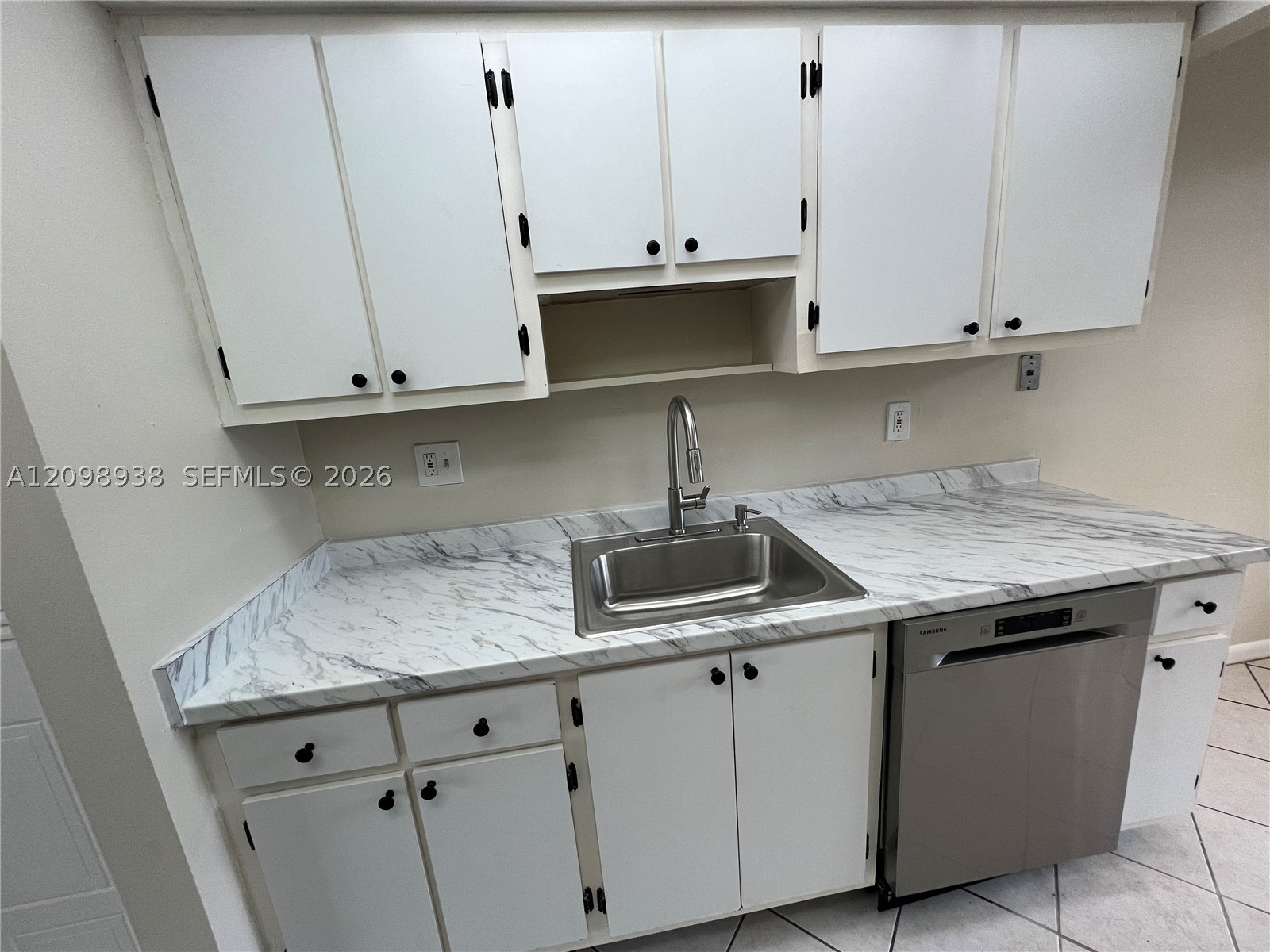 1272 Sandpiper Blvd . Property Photo 11