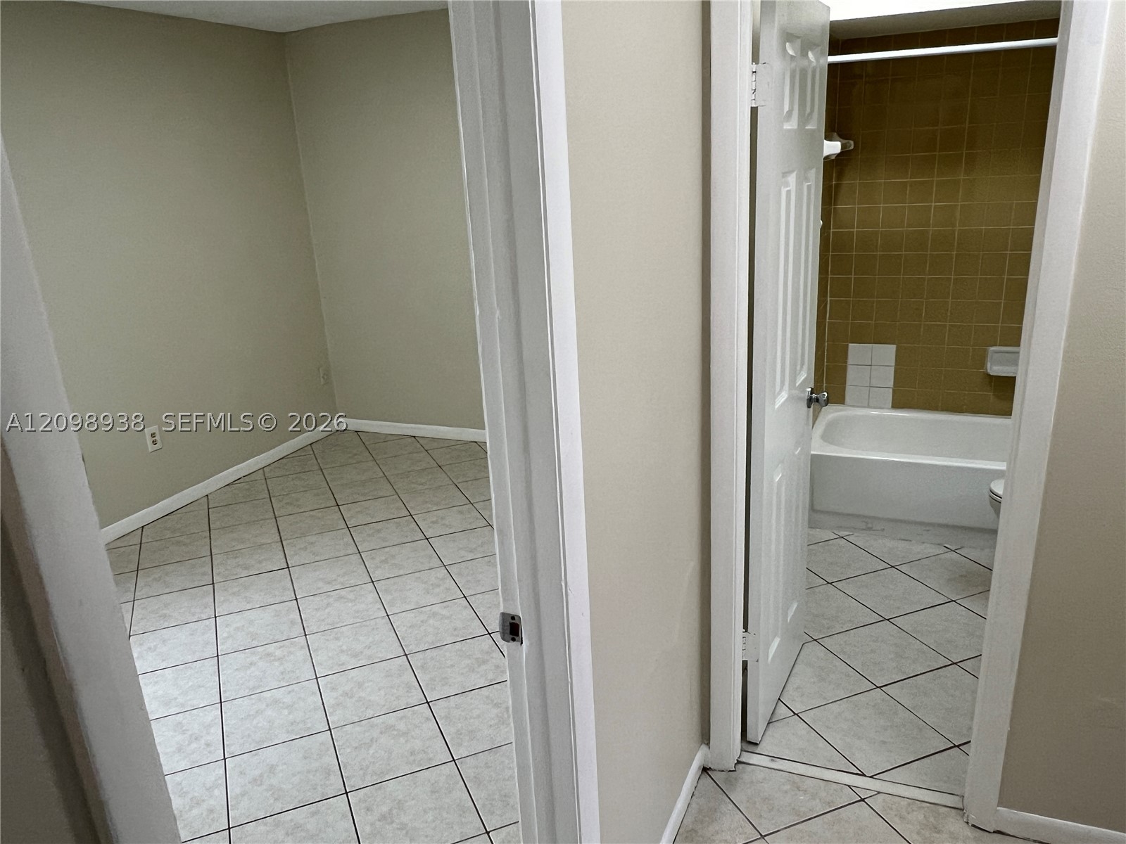1272 Sandpiper Blvd . Property Photo 32