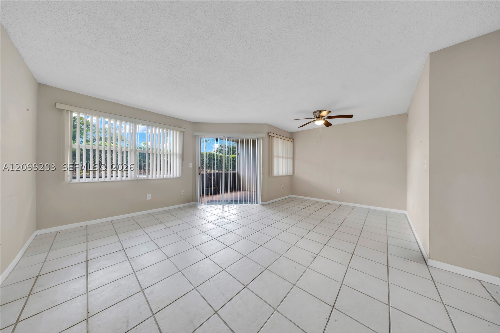 2257 Se 27th Dr 103-e Property Photo 4