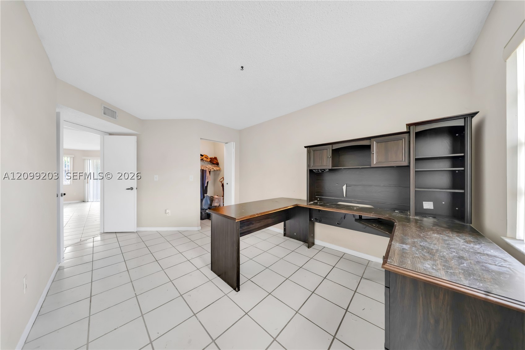 2257 Se 27th Dr 103-e Property Photo 17