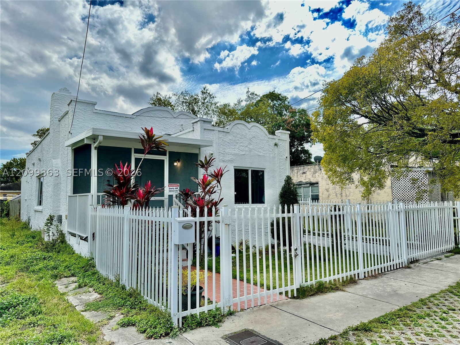 1284 Nw 39 St Property Photo 3