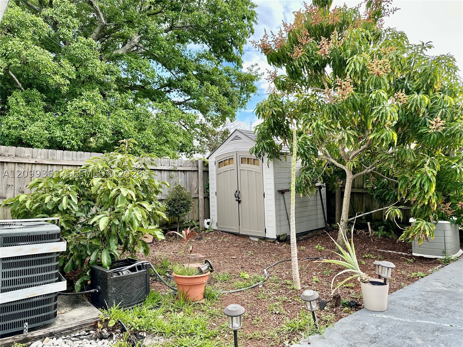 1284 Nw 39 St Property Photo 4