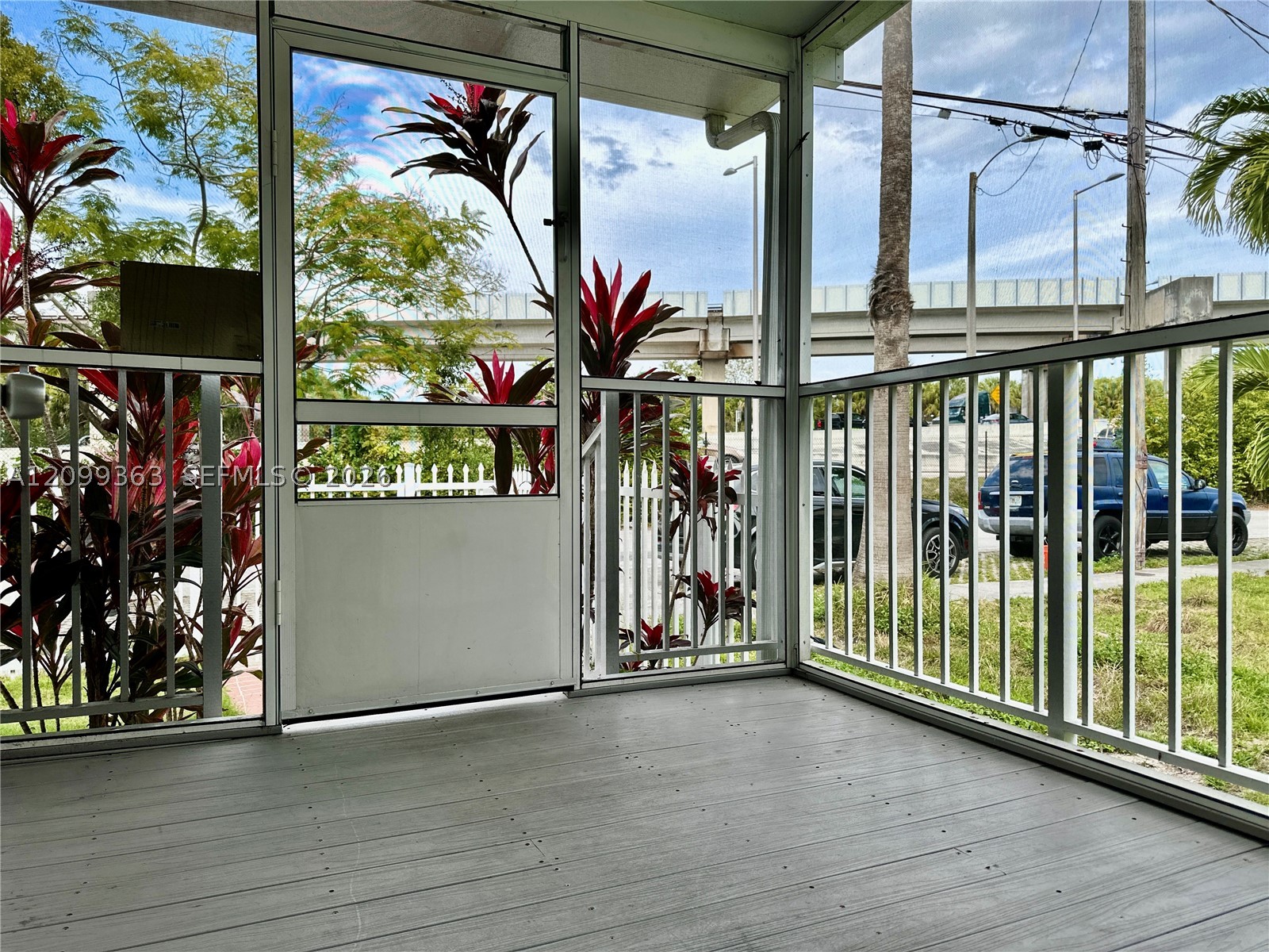 1284 Nw 39 St Property Photo 6