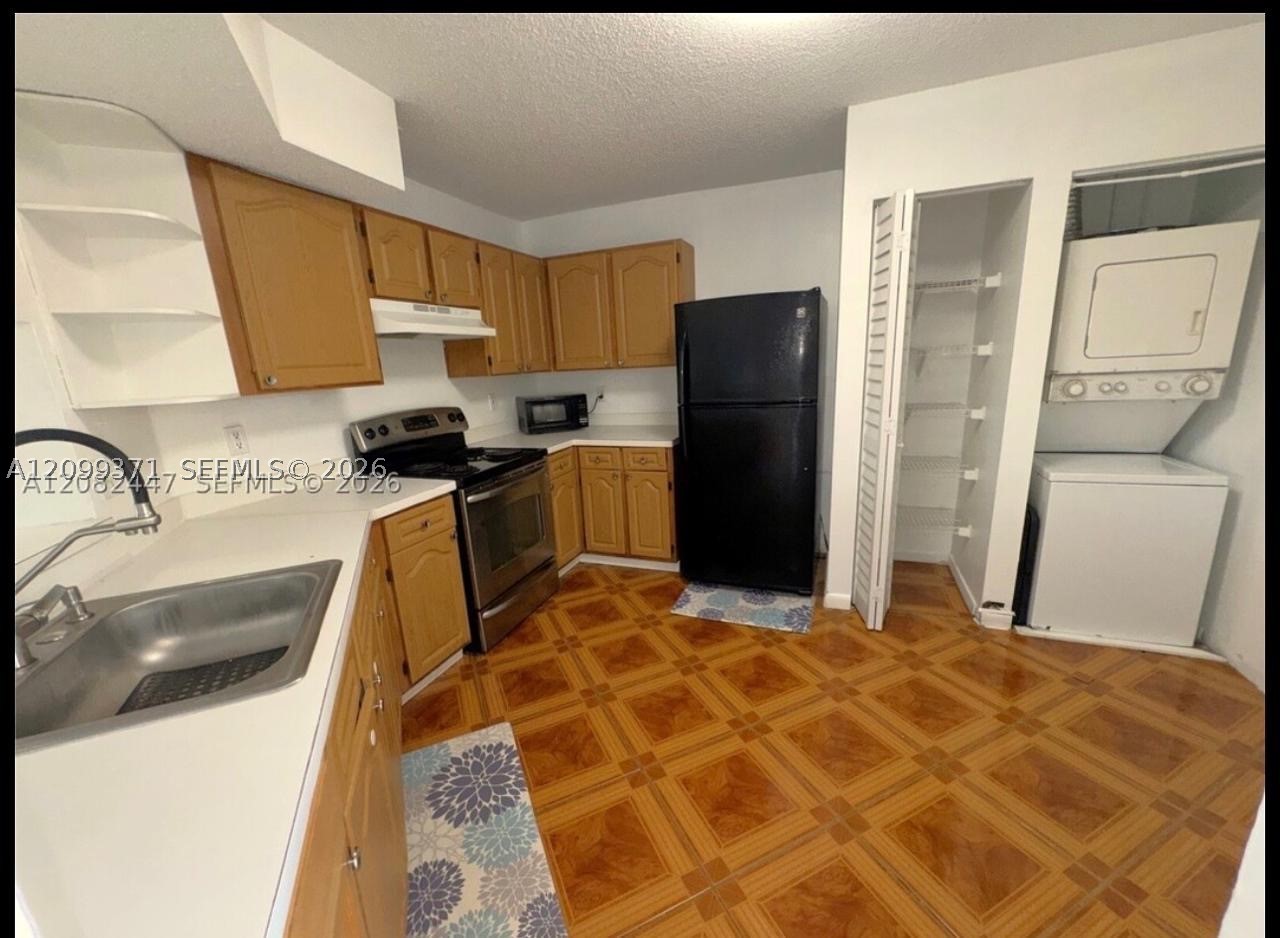 1190 Washington Cir 1190e Property Photo 3