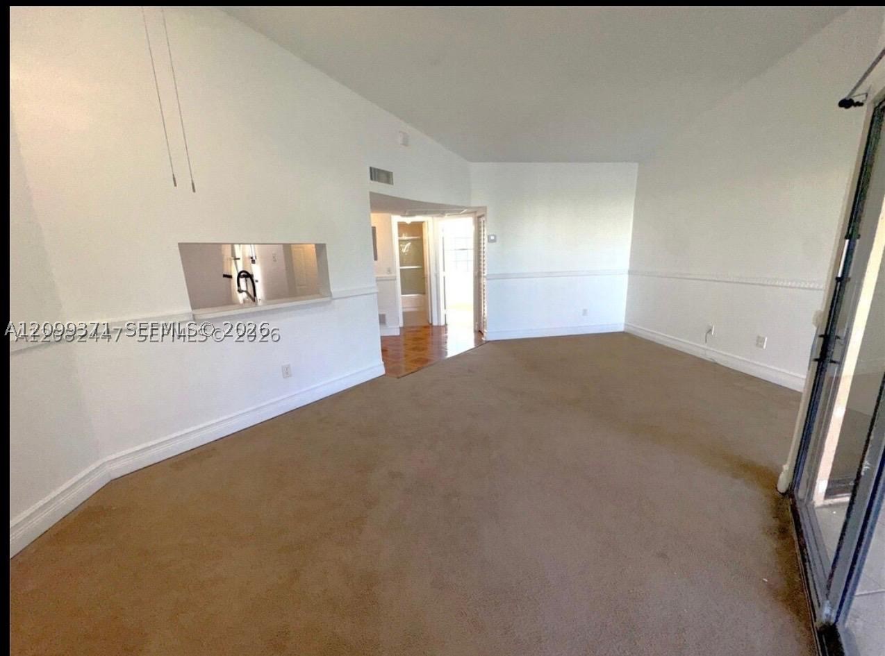 1190 Washington Cir 1190e Property Photo 8