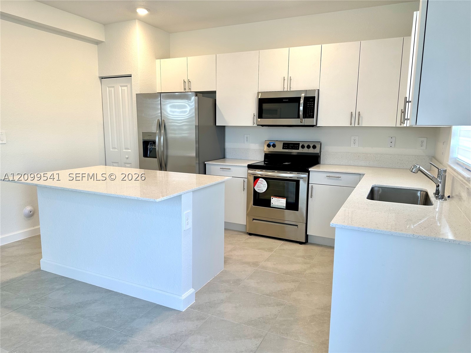 13030 Sw 232nd Ter Property Photo 4