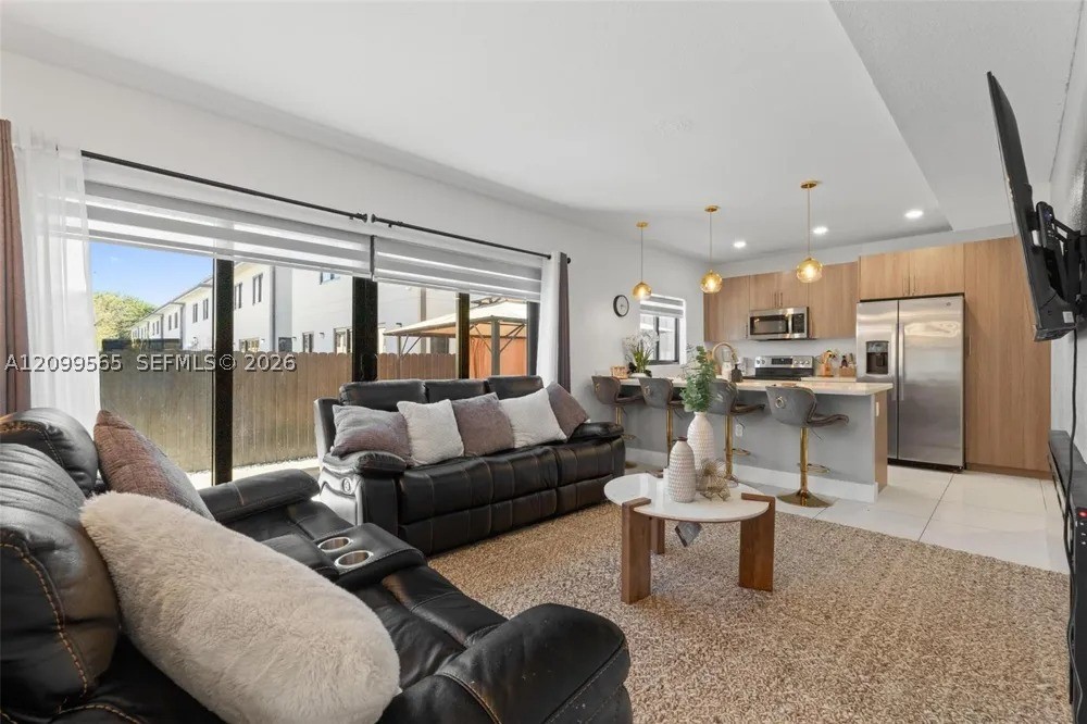 A12099565 Property Photo 6