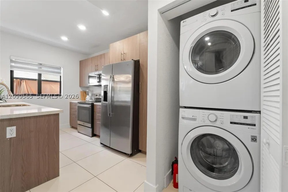 A12099565 Property Photo 8