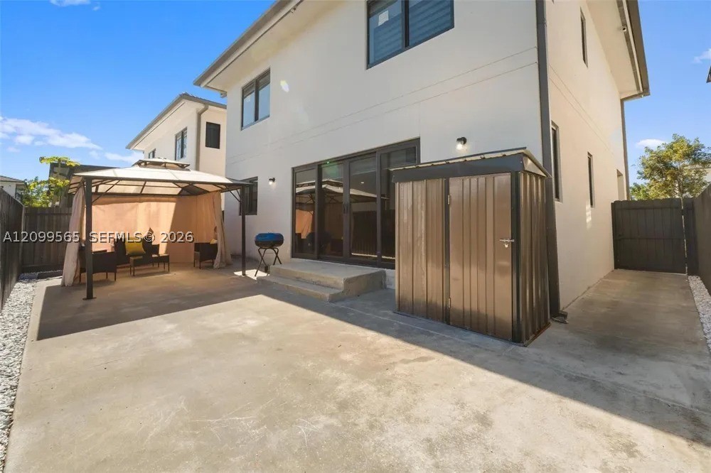 A12099565 Property Photo 15