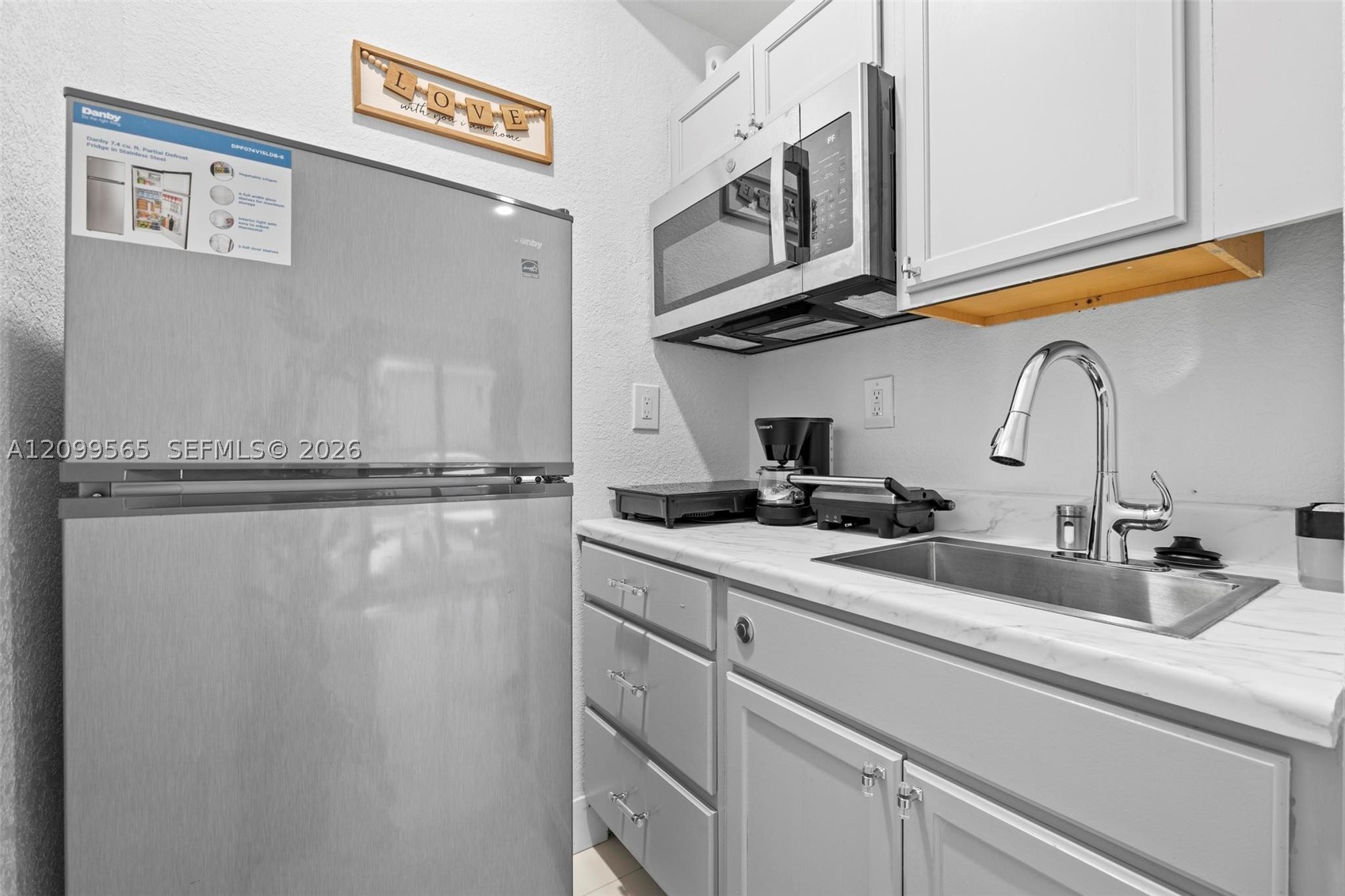 A12099565 Property Photo 19