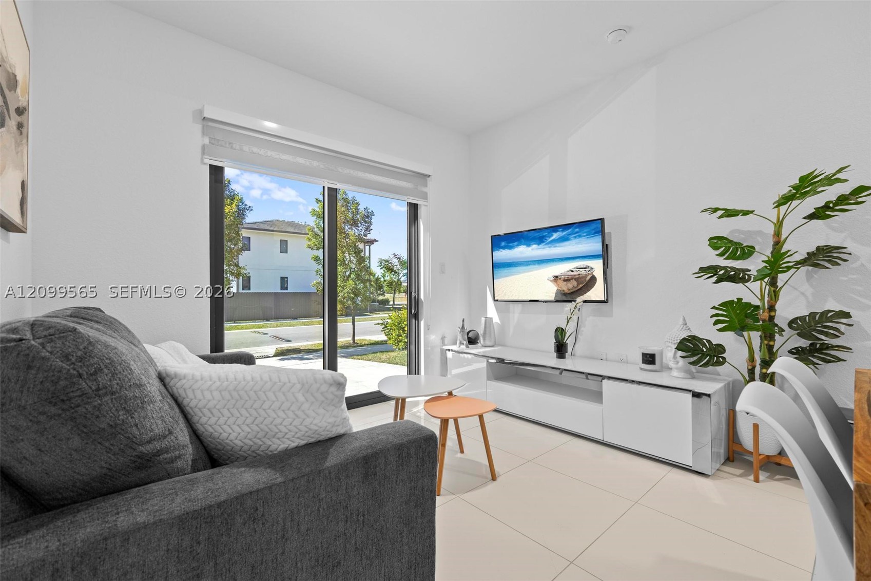 A12099565 Property Photo 21