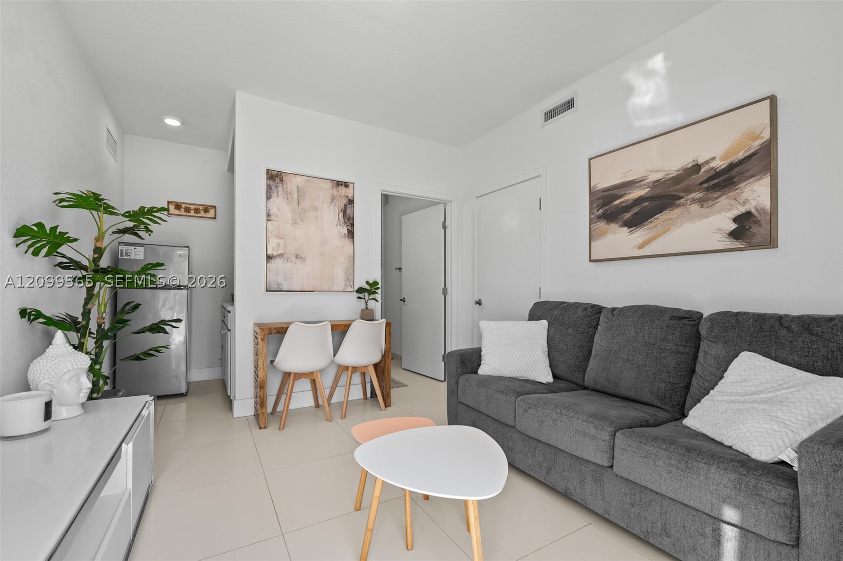 A12099565 Property Photo 22