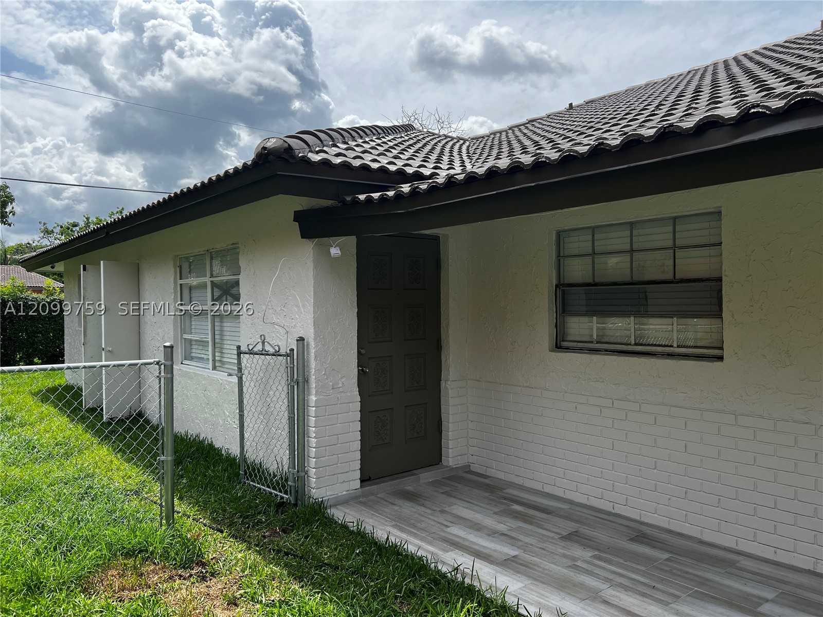 4281 Riverside Dr 2 Property Photo 1