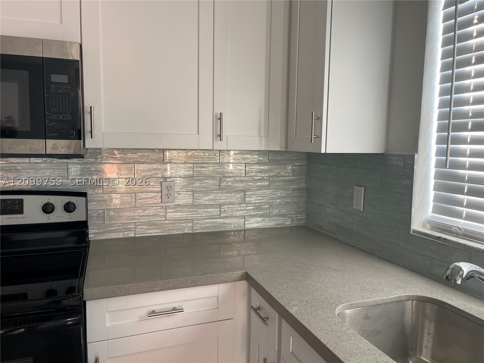 4281 Riverside Dr 2 Property Photo 5