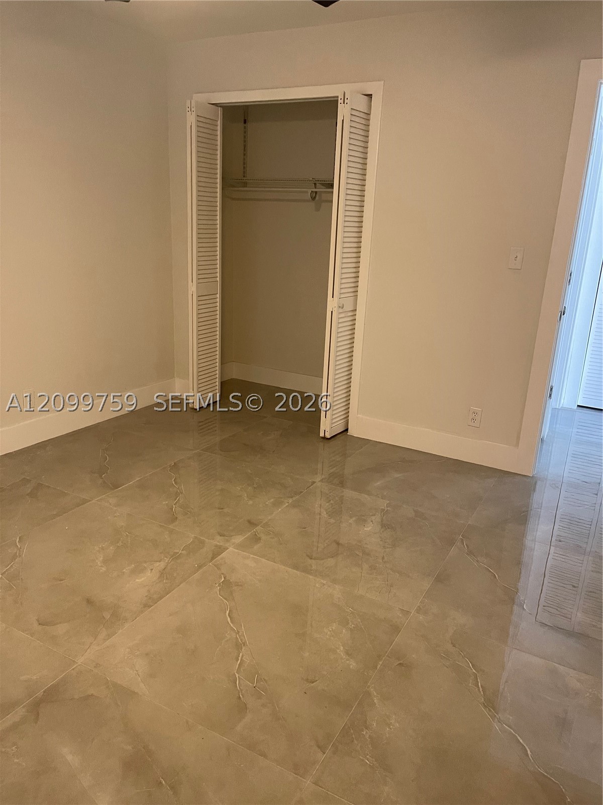 4281 Riverside Dr 2 Property Photo 8