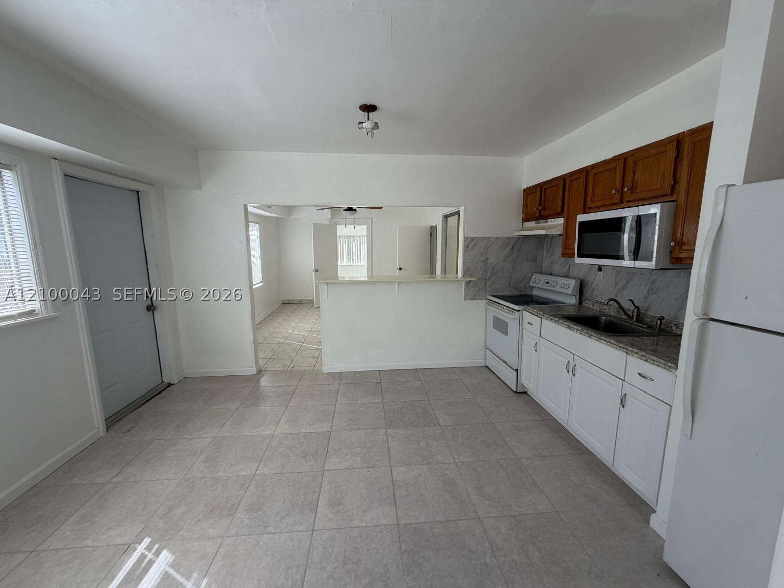 1637 Mayo St 1637 Property Photo 4